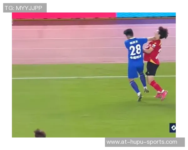 太不职业！吉林外援布朗“锁喉”陈磊被罚出场，暴力行为引发争议