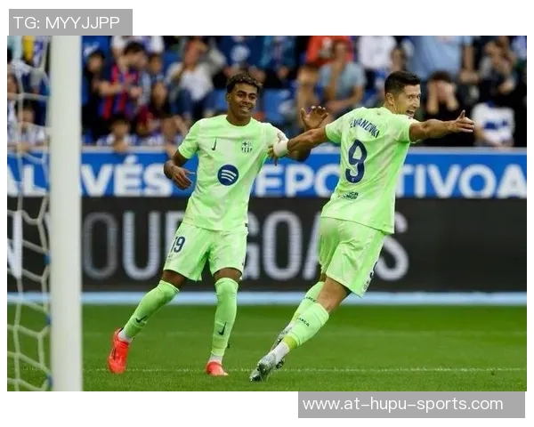 莱万过去15次首发出战法兰克福斩15球，曾两次上演帽子戏法